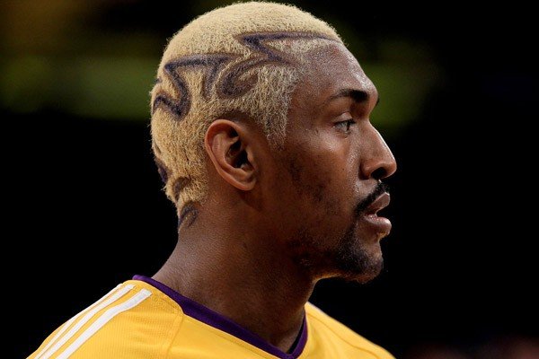 Strani tagli cambiare sicuramente dei Strani tagli di capelli da uomo