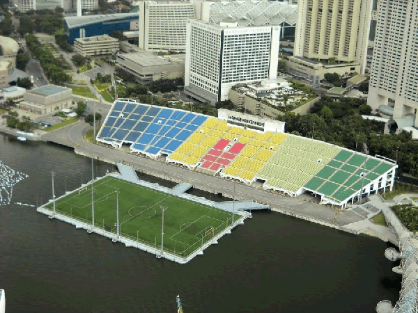Lo stadio galleggiante di Singapore